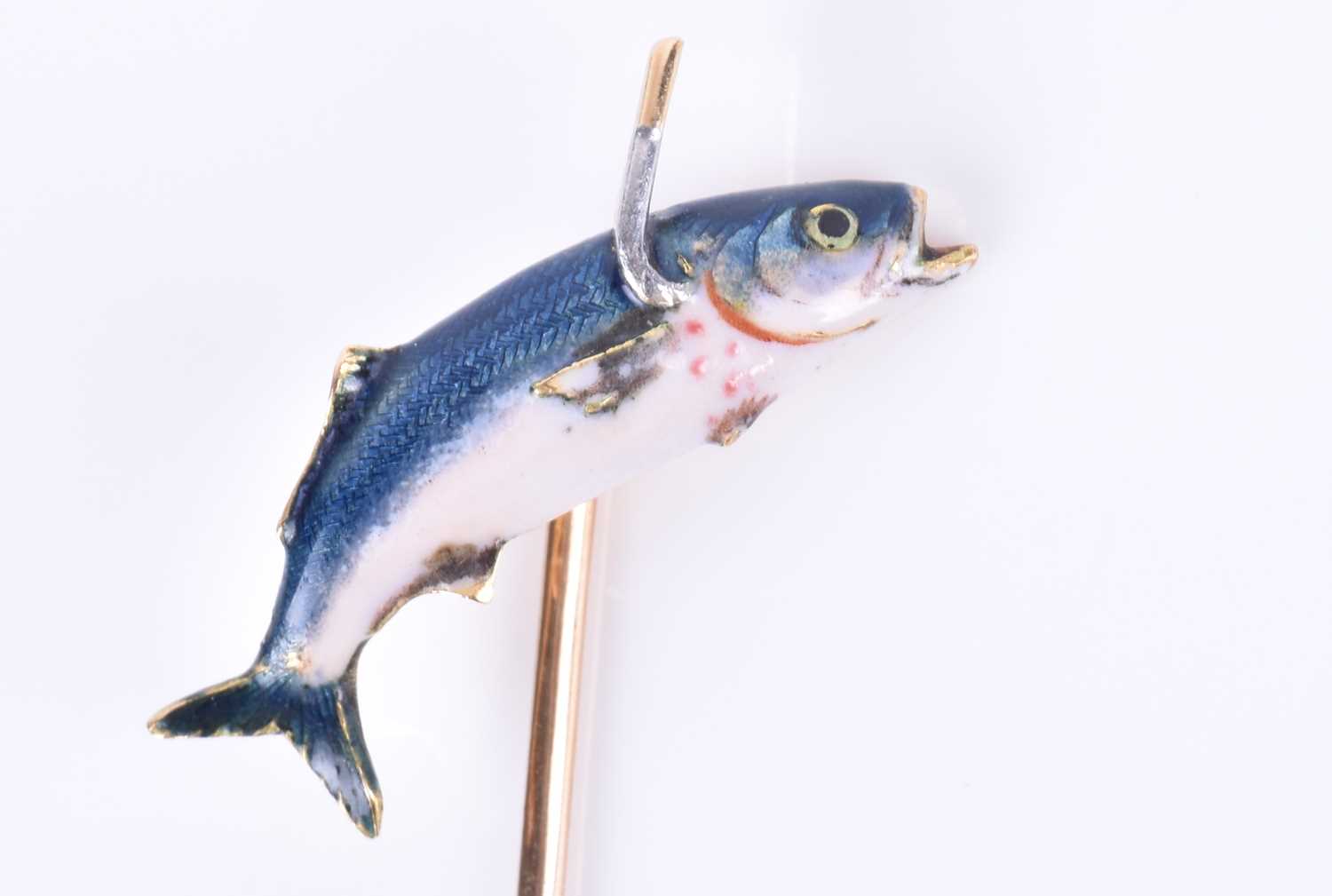 Of fishing interest; an 18ct yellow gold and enamel trout tie-pinthe enamelled trout polychrome - Image 2 of 6