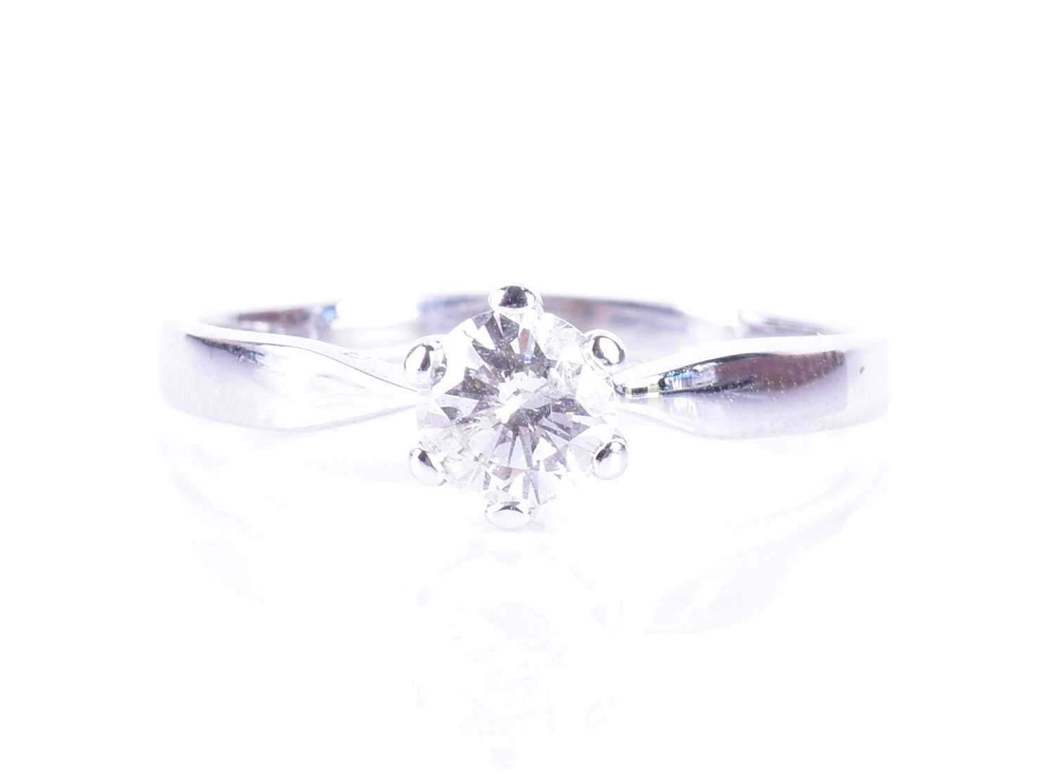 An 18ct white gold and solitaire diamond ringset with a round brilliant-cut diamond of approximately - Image 2 of 8