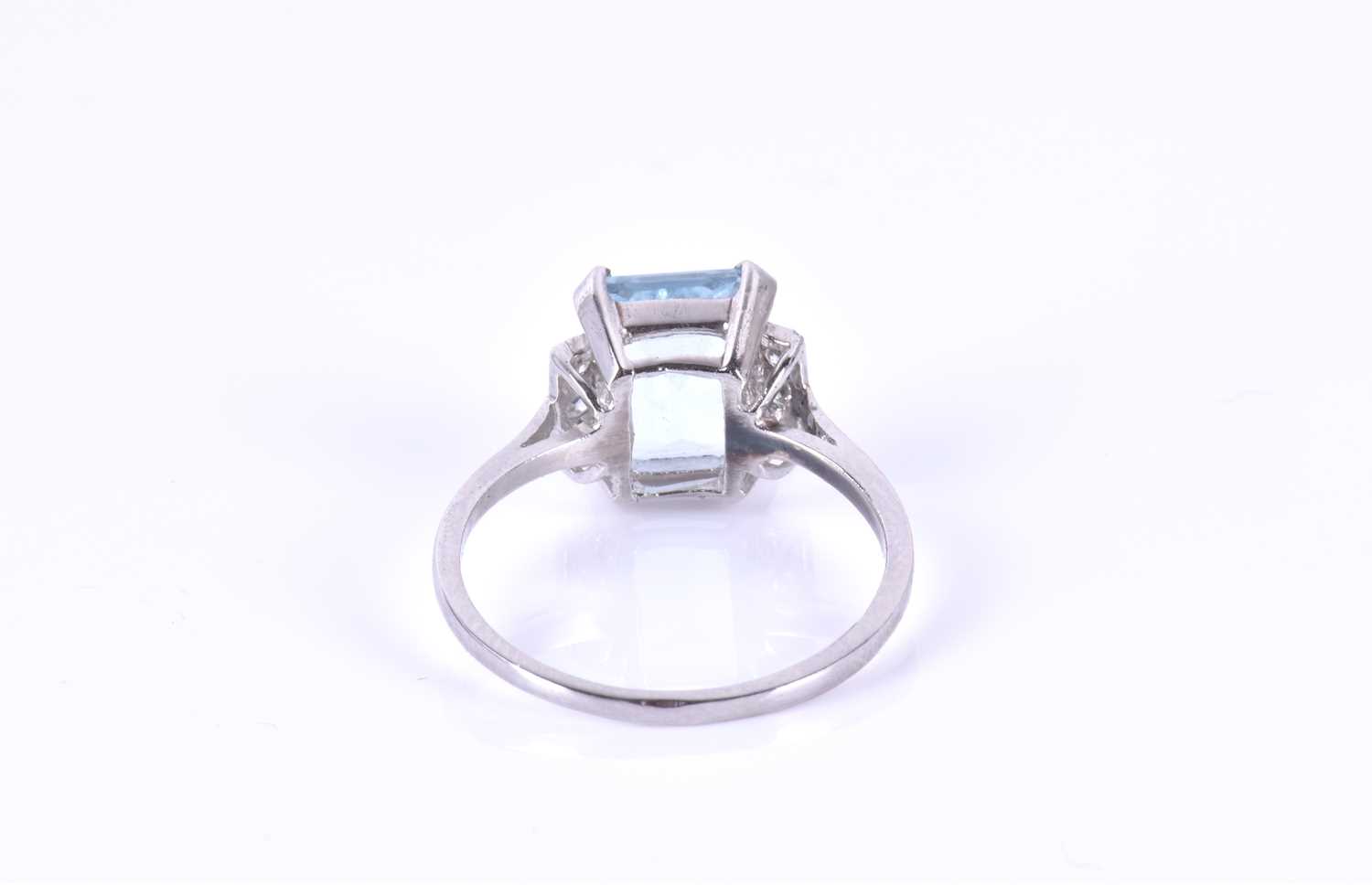 A platinum, diamond, and aquamarine ringset with an emerald-cut aquamarine of approximately 2.20 - Image 3 of 4