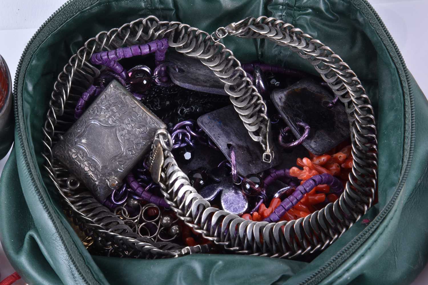 A group of silver and costume jewelleryincluding various silver brooches, necklaces, rings, a - Image 5 of 5