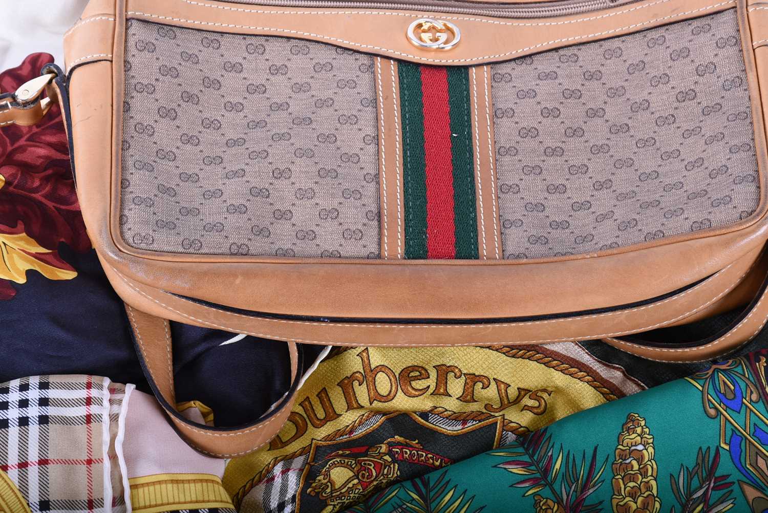 A ladies Gucci shoulder bag, together with a collection of silk scarves, 2 x Gucci, 2 x Liberty, 3 x - Image 9 of 9