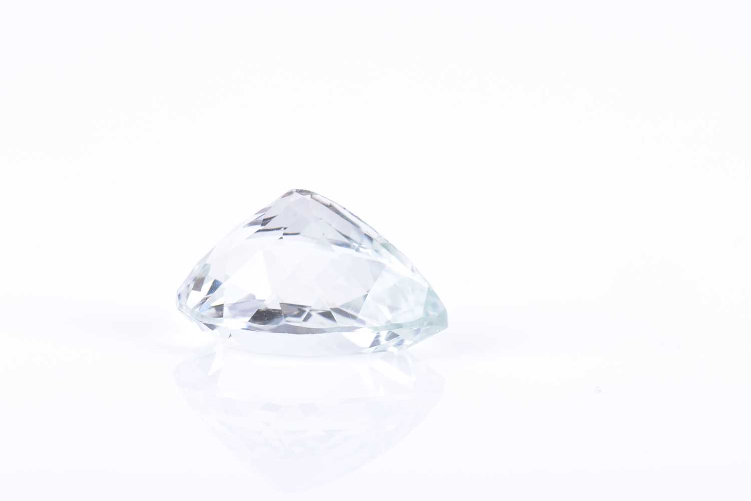 A loose mixed pear-cut pale blue topazof approximately 17.45 carats. Please note: VAT will be - Image 3 of 6