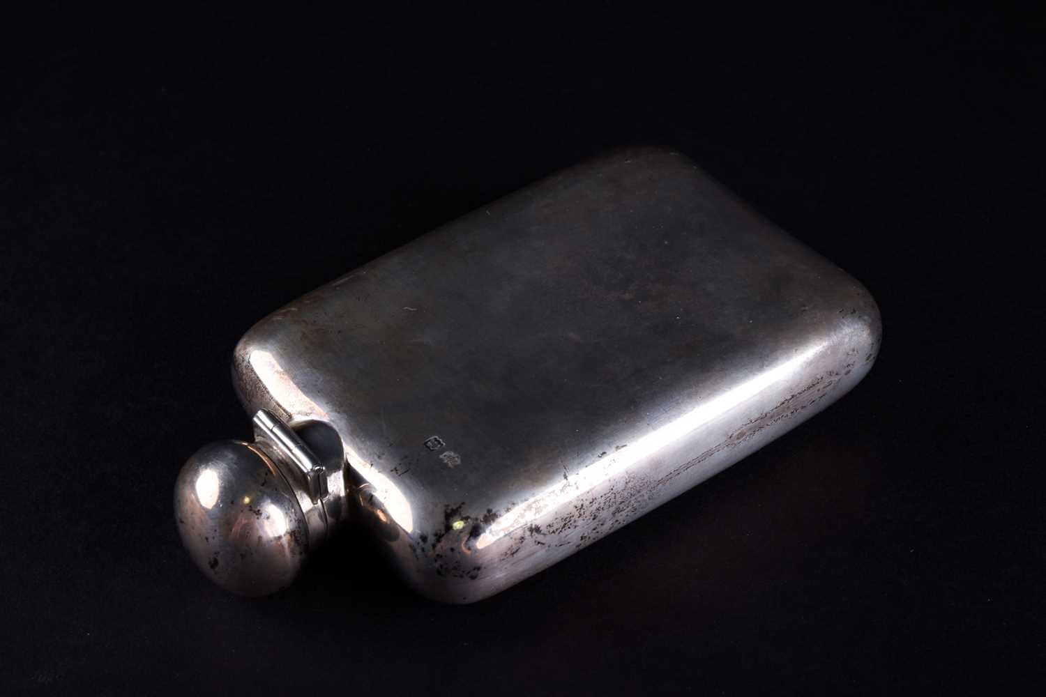 An Edwardian silver hip flask, Robert Pringle & Sons, London 1902, engraved with monogram IEH, 170g, - Image 6 of 6
