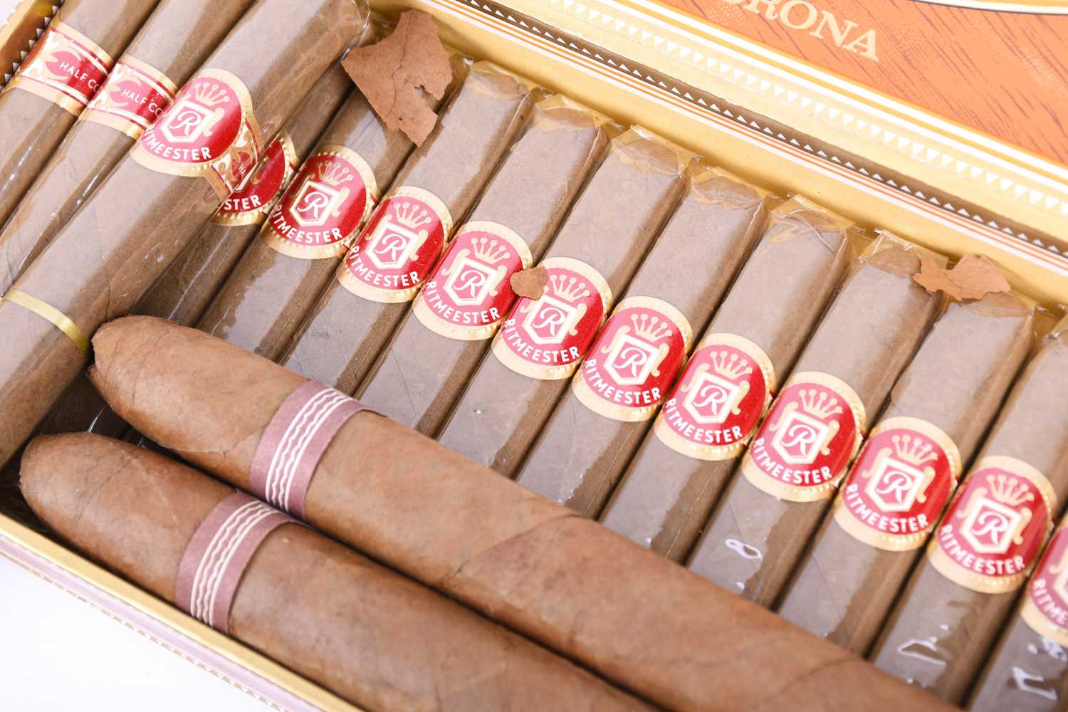A collection of assorted cigars, including an unopened box of Quintero y Hno Cienfuegos cigars, - Image 4 of 20
