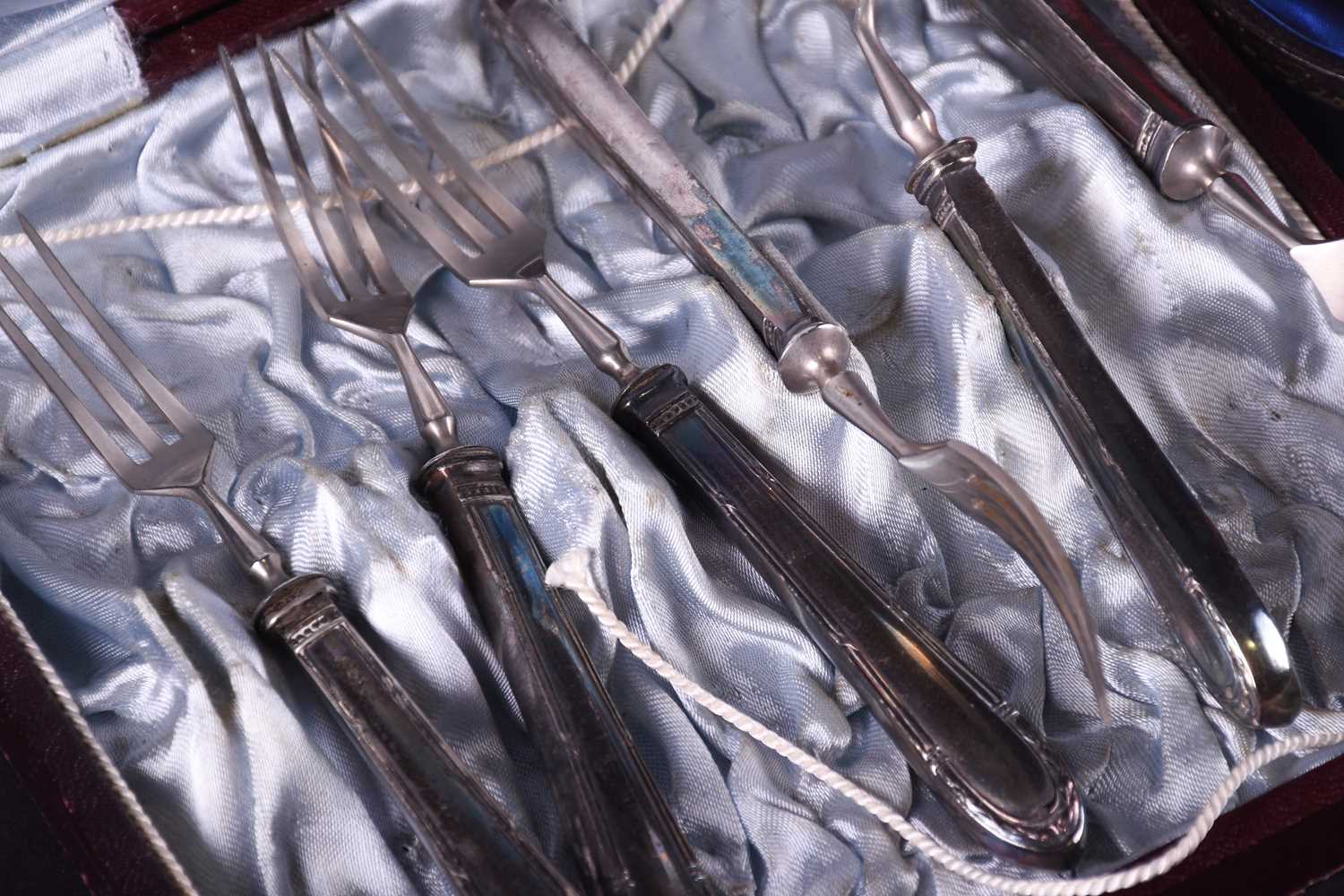 Two cased sets of silver flatware, various dates and makers, together with a cased set of six cake - Image 4 of 7