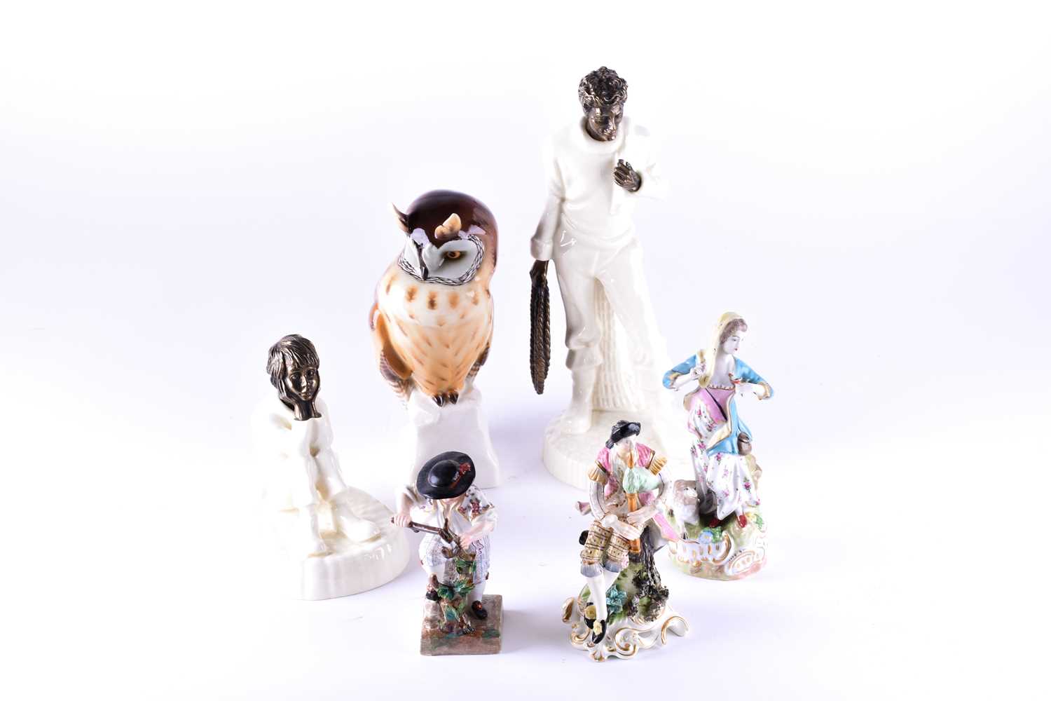 A 19th cenutry Meissen figure of a seated musician, 13 cm high, together with two further porclelain - Image 6 of 11