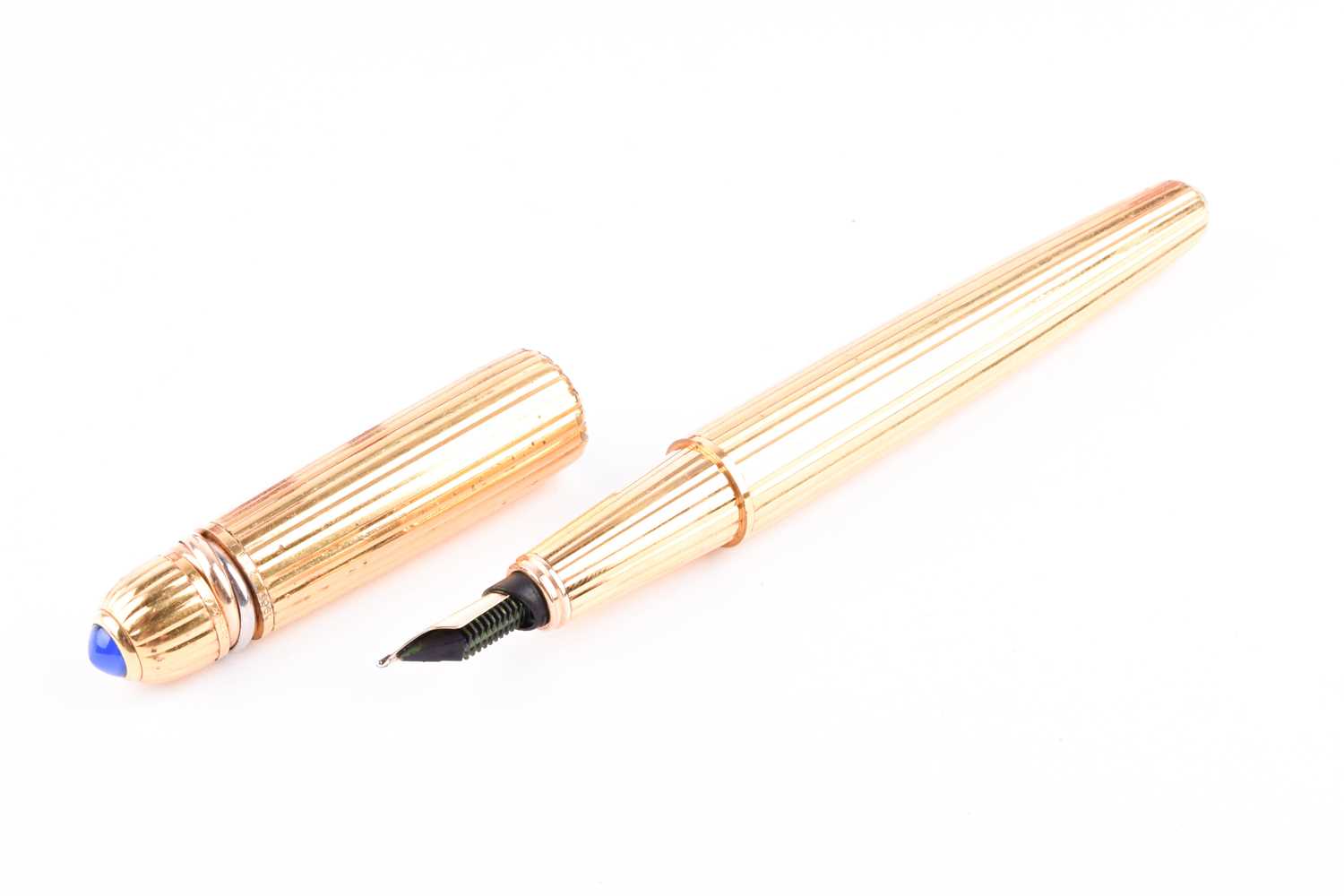 Pasha de Cartier. A gold plated fountain pen, with 18k nib, the body with ribbed decoration, the lid - Image 5 of 7