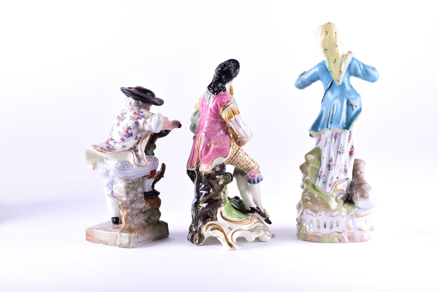 A 19th cenutry Meissen figure of a seated musician, 13 cm high, together with two further porclelain - Image 2 of 11