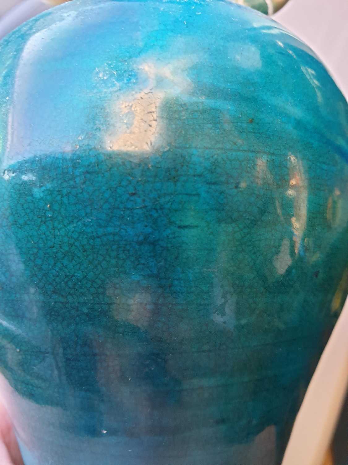 A Chinese porcelain turquoise glaze vase, 中国，青蓝釉双耳瓷瓶一件，可以明代 possibly Ming dynasty, with buff - Image 13 of 15