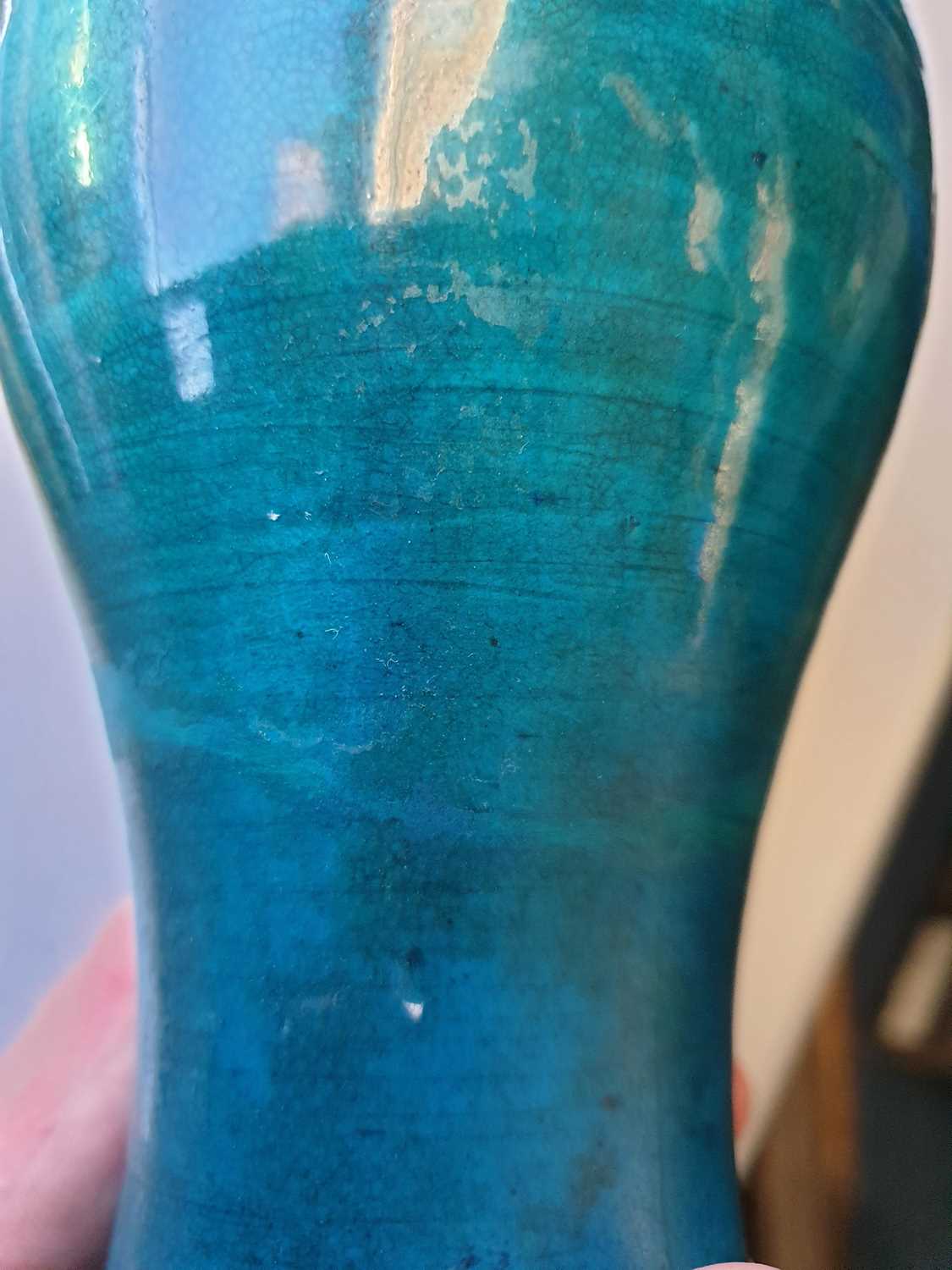 A Chinese porcelain turquoise glaze vase, 中国，青蓝釉双耳瓷瓶一件，可以明代 possibly Ming dynasty, with buff - Image 7 of 15