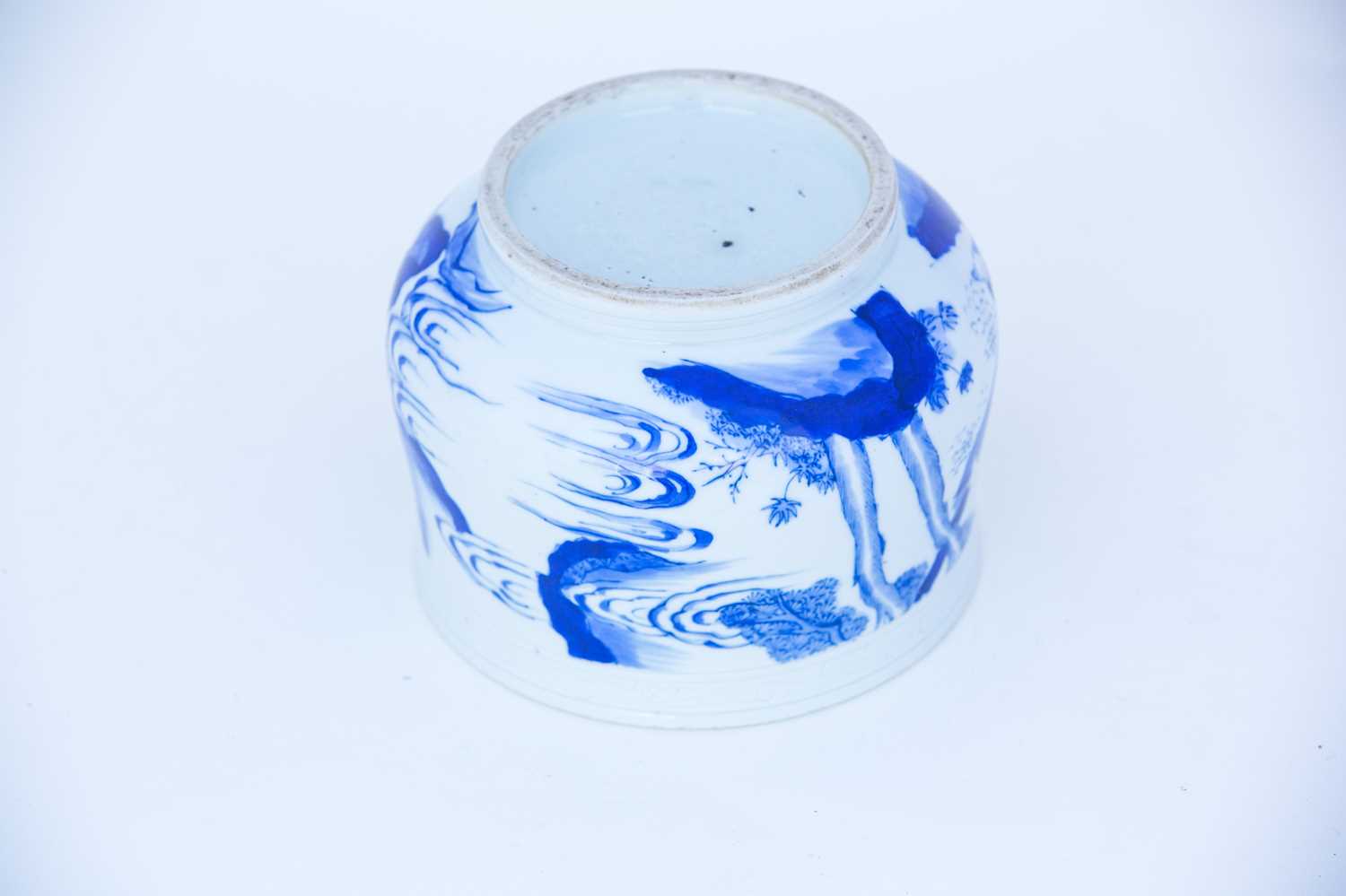 A Chinese blue & white censer, late Qing, 中国， 青花双色香炉一件，晚清 of slightly compressed form, with anhua - Image 3 of 12