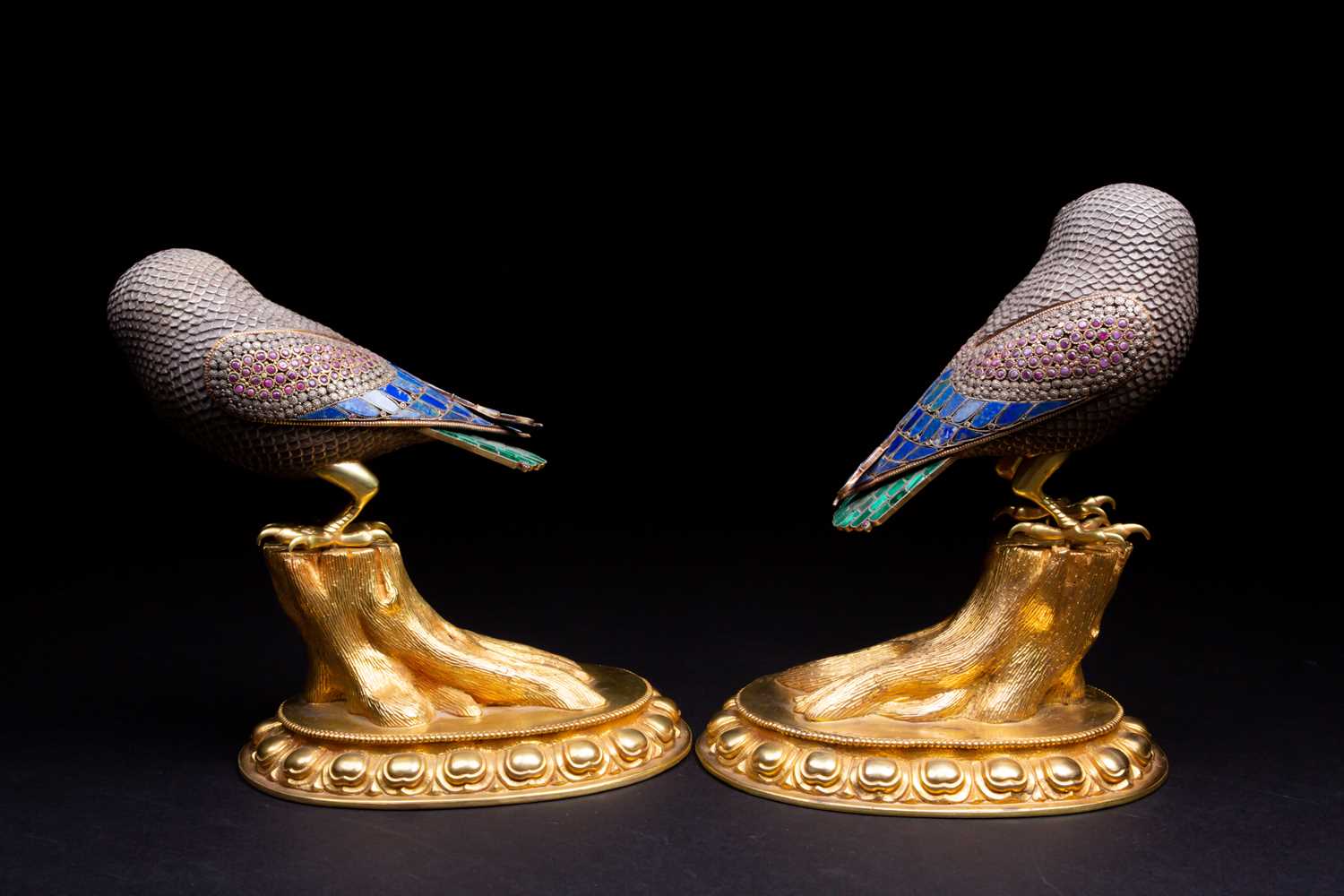 A large pair of silver and silver gilt owls, 20th century, with gilt beak and brows, one with - Image 4 of 7