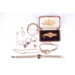 A group of yellow metal, 9ct gold, and gilt metal items, to include a 15ct yellow gold bar brooch,