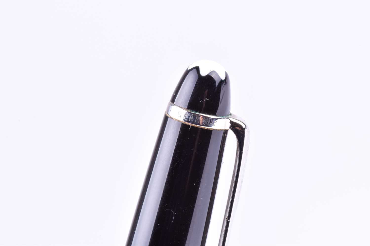 A Montblanc Meisterstuck Pix propelling pencil, with black resin body and cap, and silver plated - Image 8 of 8