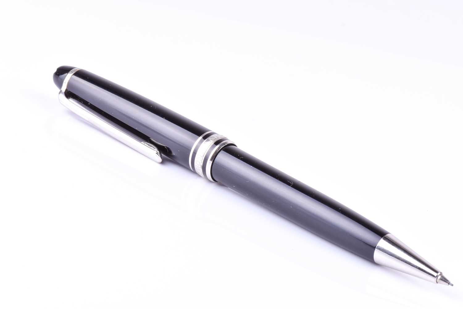 A Montblanc Meisterstuck Pix propelling pencil, with black resin body and cap, and silver plated - Image 2 of 8