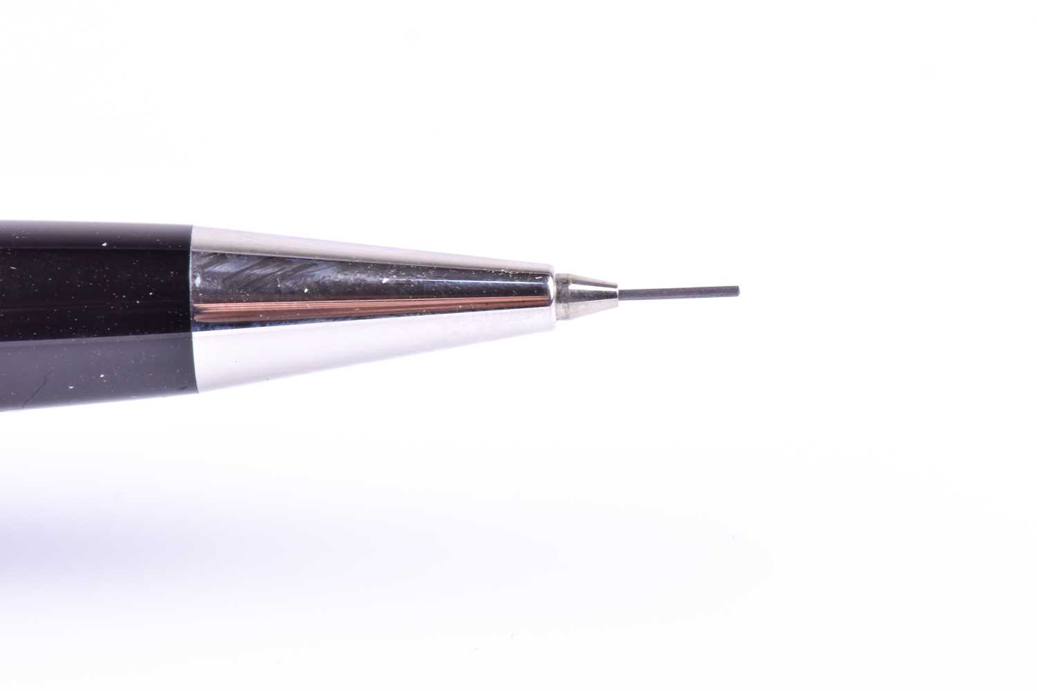 A Montblanc Meisterstuck Pix propelling pencil, with black resin body and cap, and silver plated - Image 3 of 8