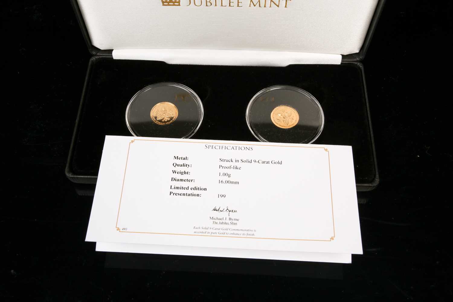 The Prince George & Princess Charlotte of Cambridge 9ct gold commemorative medallions, proof like - Image 3 of 5