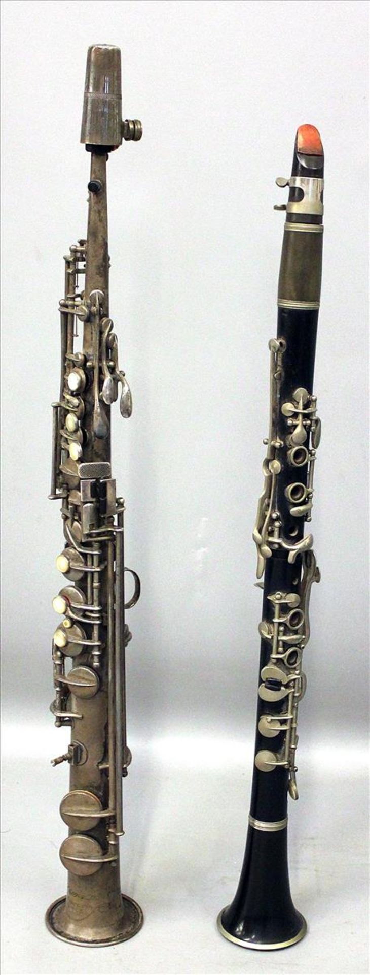 Zwei Klarinetten "Elkhart" und "Lignatone".