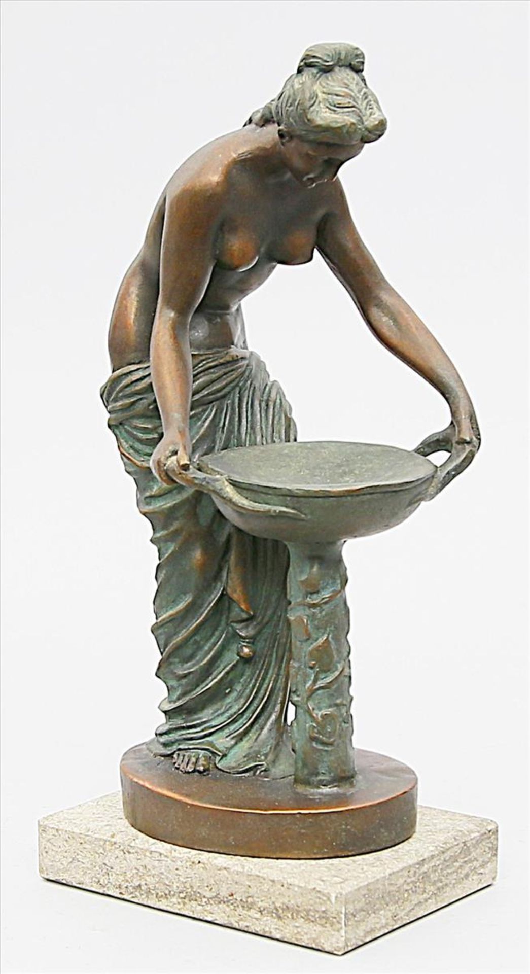 Skulptur "Weiblicher Halbakt mit Opferschale", nach der Antike.