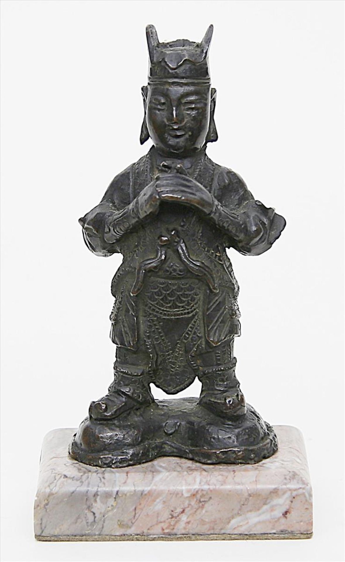 Stehende Wächterfigur.Bronze mit schwarz-brauner Patina. China, wohl 17./18. Jh. Jünger auf