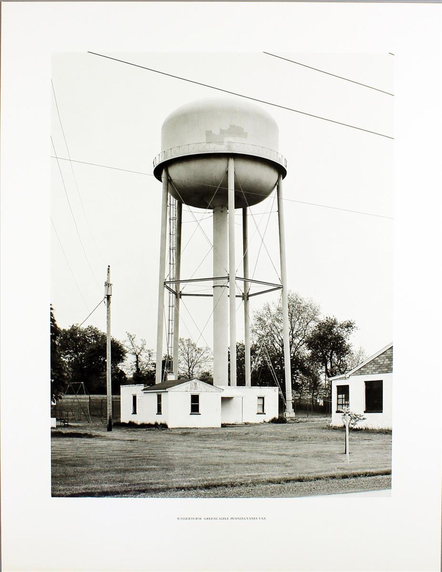 Becher, Bernd und Hilla"WASSERTURM GREENCASTLE PENNSYLVANIA USA", so betitelt. Offsetdruck, verso