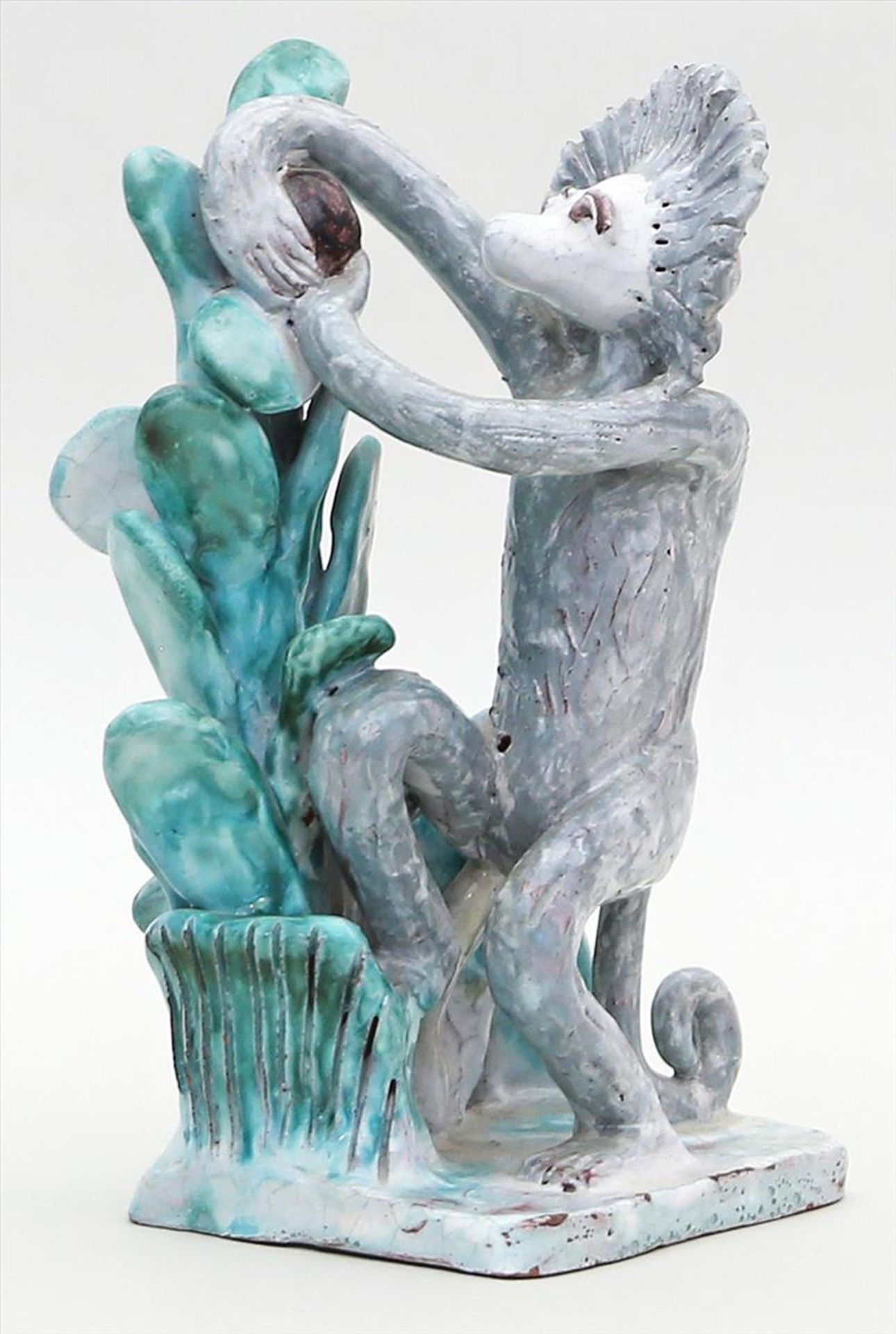 Petitjean, Paule (1895 Frankreich 1989)Skulptur "Affe mit Kaktus". Unikat. Fayence, farbig