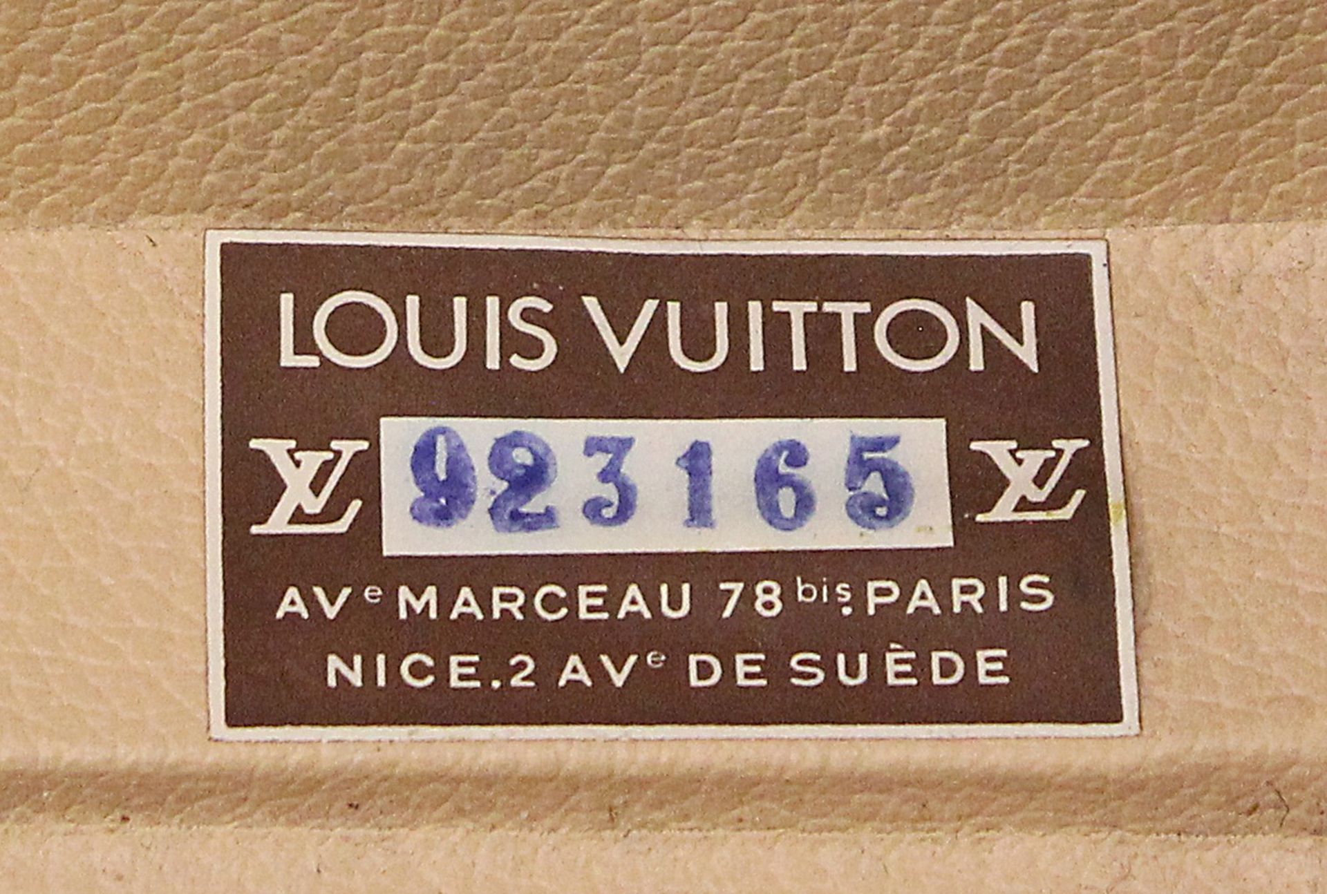 Koffer "Bisten 60", Louis Vuitton.Monogram Canvas mit Beschlägen aus Leder und Messing-Hardware - Bild 3 aus 3
