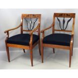 Paar Sessel im Biedermeier-Stil.Mahagoni. Konische Vierkantbeine, rückwärtig in Rückenlehne mit