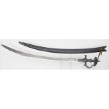Tulwar-Schwert.Lange, gebogene, einschneidige Klinge aus Schweißdamast. Bügelgefäß mit floraler