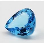 Blautopas (behandelt), ca. 28,8 ct.Tropfenförmig facettiert geschliffen.