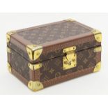 "Coffret Trésor 24", Louis Vuitton.Monogram Canvas mit Beschlägen aus Leder und Messing-Hardware