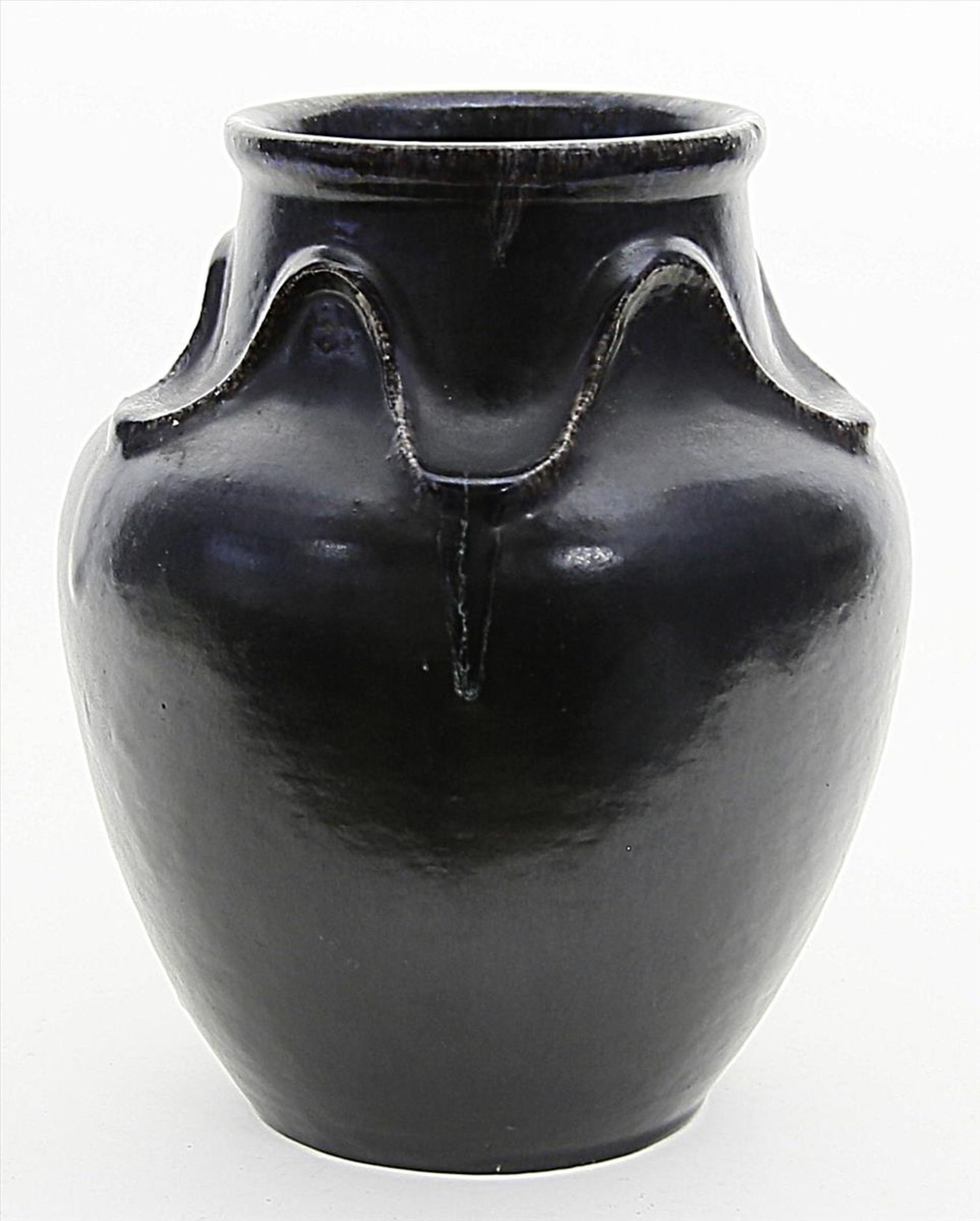 Mutz, Richard (1872 Altona - Alt Ruppin 1931)Vase. Keramik, schwarz glasiert. Gebauchte Form mit