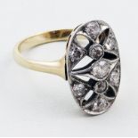 Art Deco-Diamantring.585/000 GG und WG, brutto 3,8 g. Oval durchbrochen gearbeiteter Ringkopf,