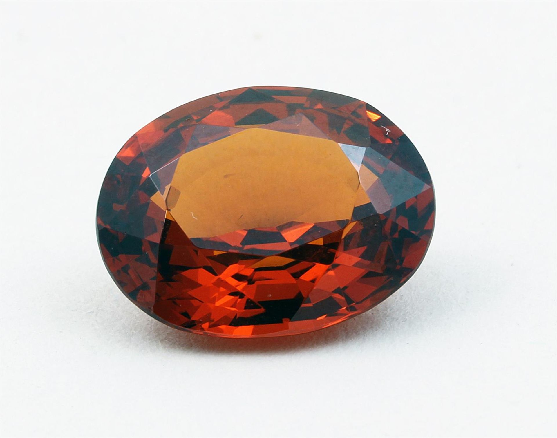 Sieben Mandarin-Granate, zus. 46,05 ct.Verschiedene Größen und Schliffarten. - Bild 2 aus 7