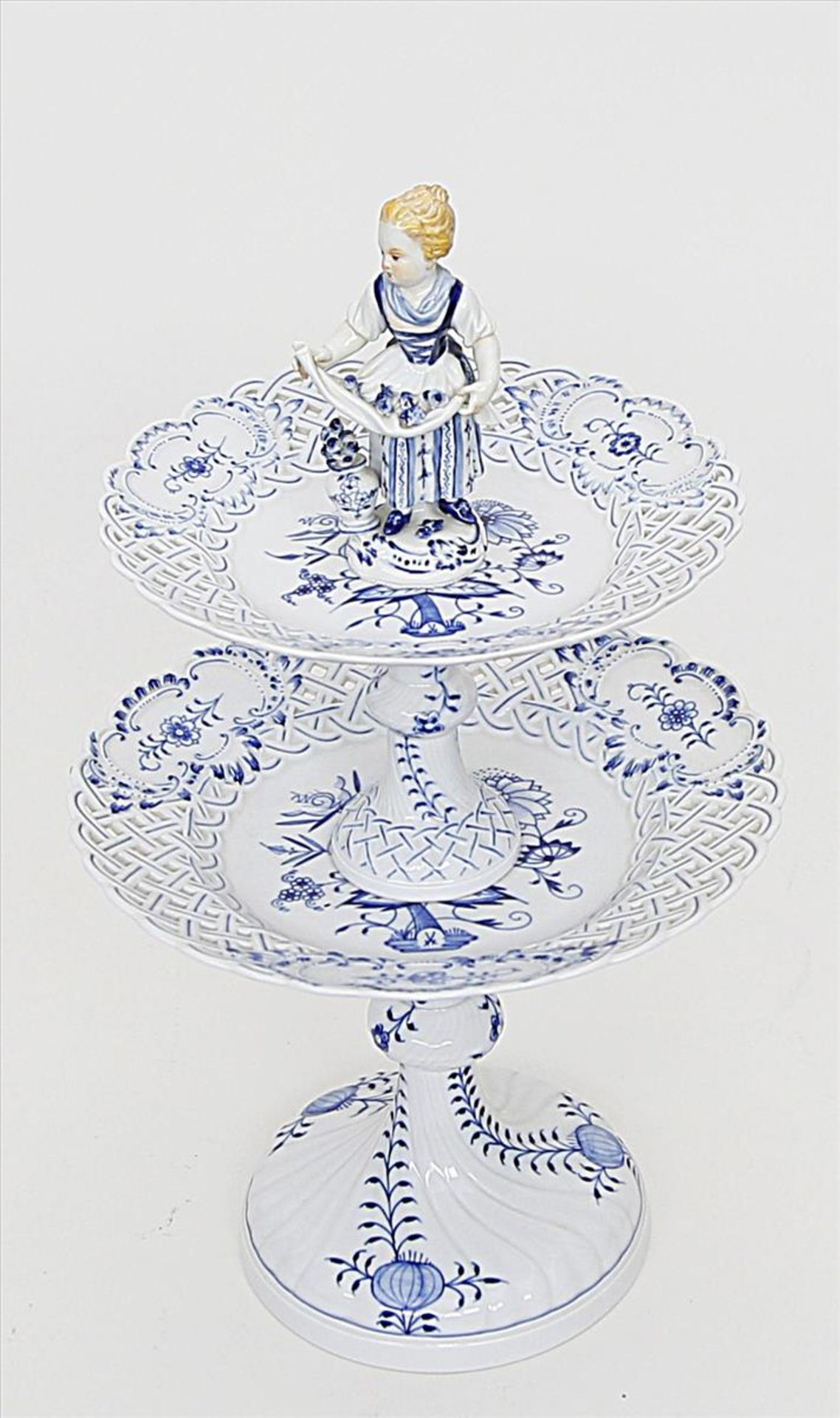 Tafelaufsatz (Etagere), Meissen.Blaues Zwiebelmuster. Gewundene Balusterschäfte, Schalen mit