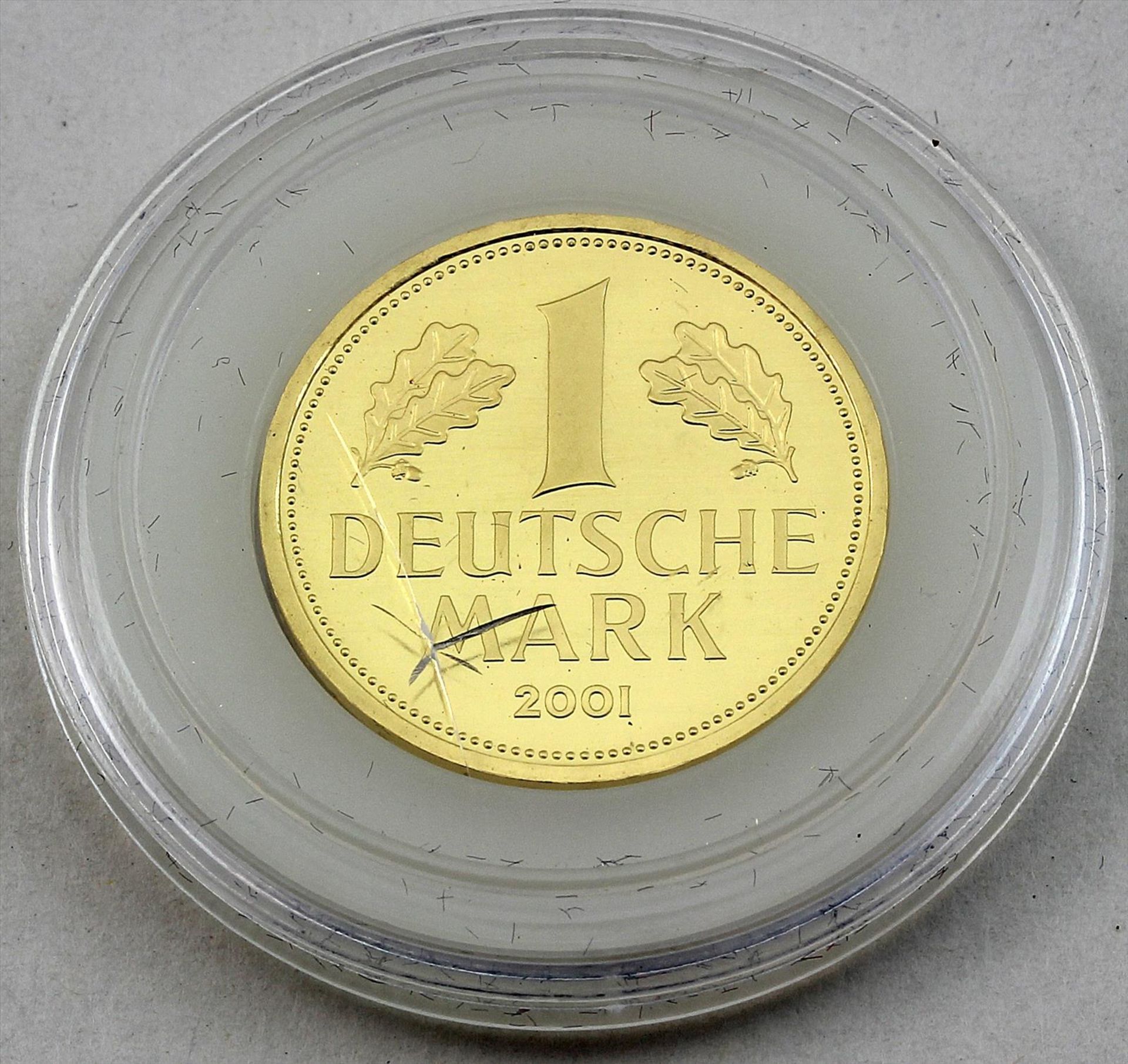 BRD, 1 DM 2001 A.999/000 Feingold, 12 g. stgl. in Münzkapsel und Etui.