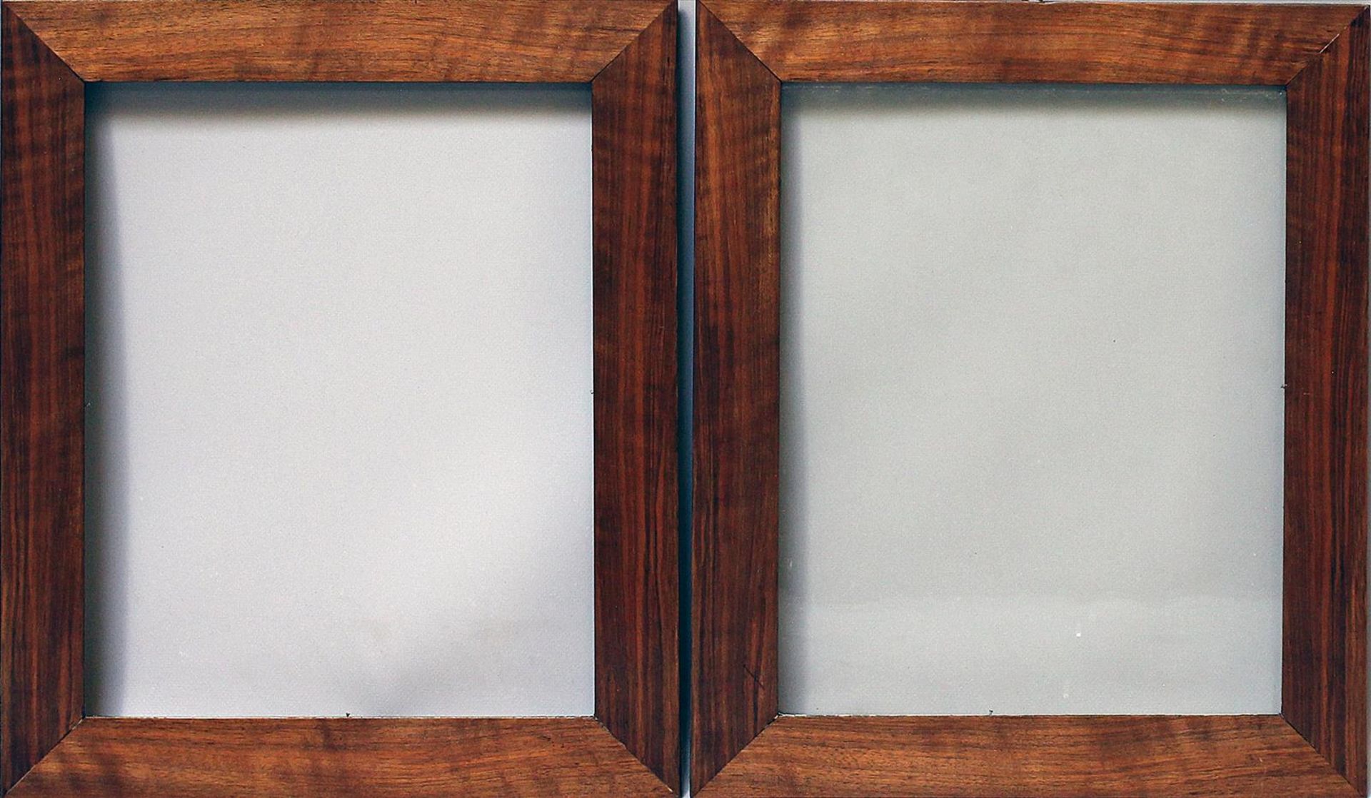 Paar Biedermeier-Rahmen (Mitte 19. Jh.).Mahagoni. Falzmaße 37,5x 29 cm, Rahmenbreite 4,5 cm.