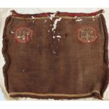 Koptische Kissenfront oder Deckchen.In braunem Grund zwei eingewebte, rund-rechteckige Medaillons (