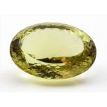 Citrin, ca. 83,9 ct.Oval facettiert geschliffen. 33x 18x 24 mm.