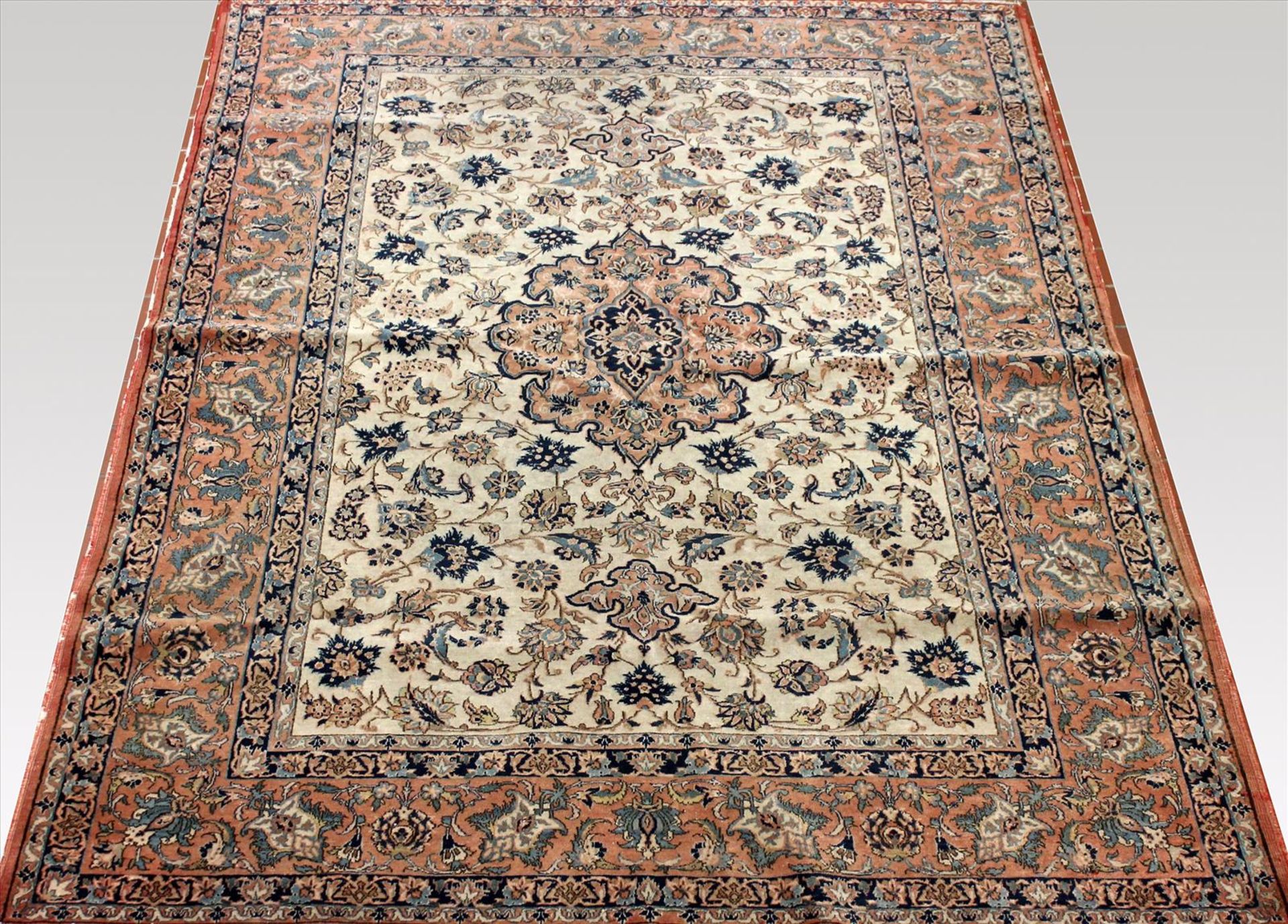 Isfahan, ca. 218x 142 cm.EHZ 3-4, reinigungsbedürftig.