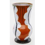 Art Deco-Vase, Goldscheider.Keramik. Bunt bemalt. Kugelförmiger Korpus mit konischem Hals und