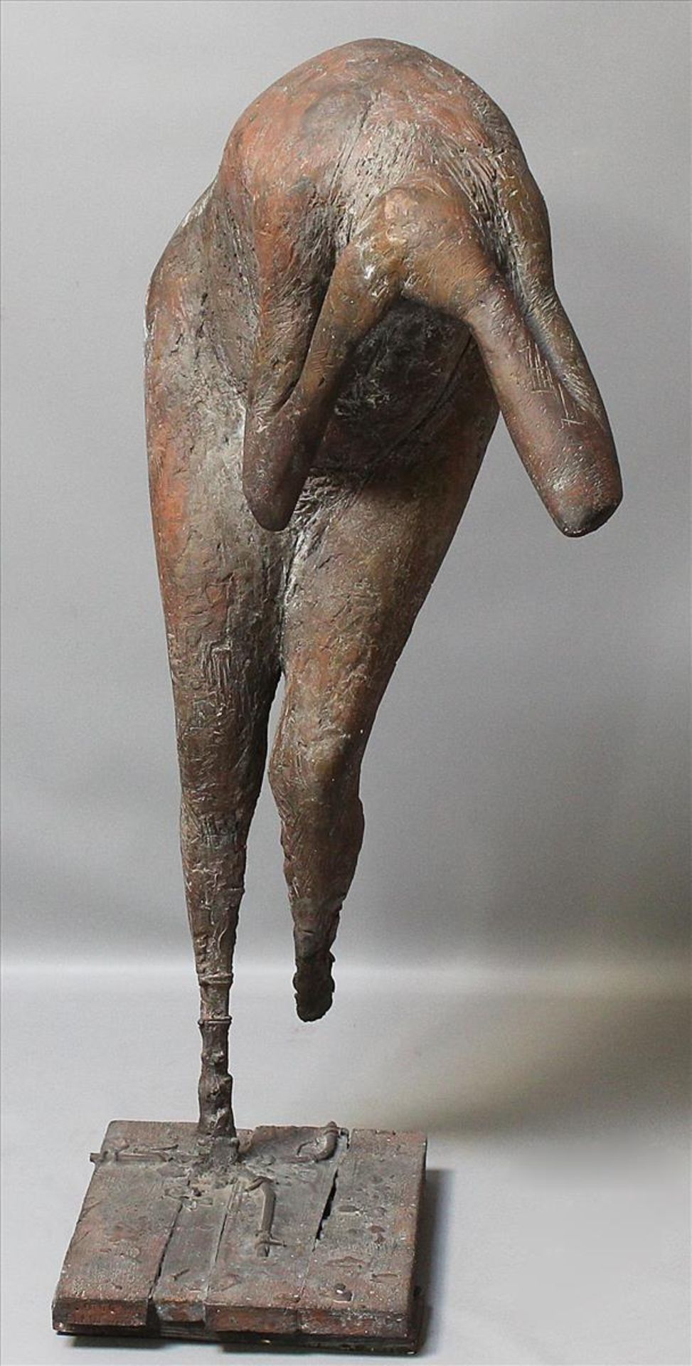 Otto, Waldemar (1929 Petrikau/Polen - Worpswede 2020)Große Skulptur "Eva". Bronze mit gold-brauner