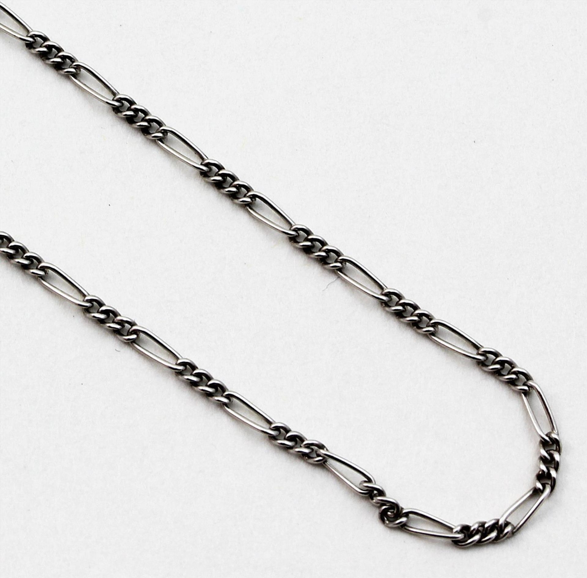 Halskette.950/000 Platin, 3,8 g. Ketten-L. 40 cm.