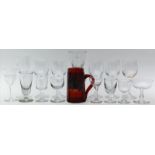 16 div. Trinkgläser.Farbloses Glas. Verschiedene Ausführungen, 1x Biedermeier-Henkelglas in Rot bzw.