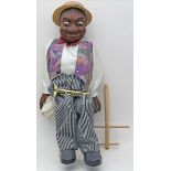 Große Marionette "Jazztrompeter".Holz, geschnitzt und farbig gefasst. Stoffkleidung. Hersteller