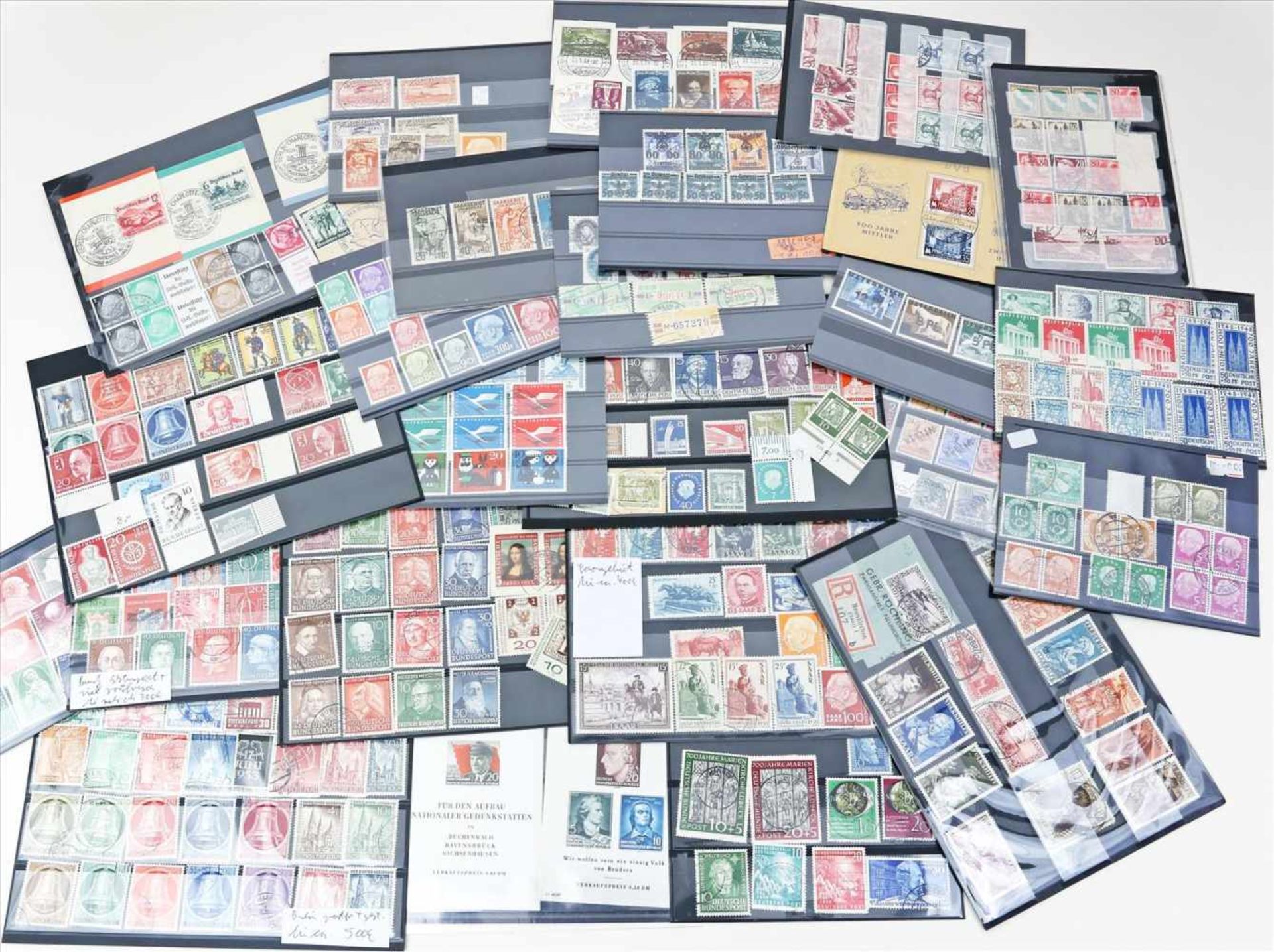 Posten Briefmarken,Deutschland und etwas Ausland. Teils bessere Werte. Michelwert laut
