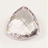 Heller Amethyst, 14,85 ct.Dreieckig im Checkerboardcut.