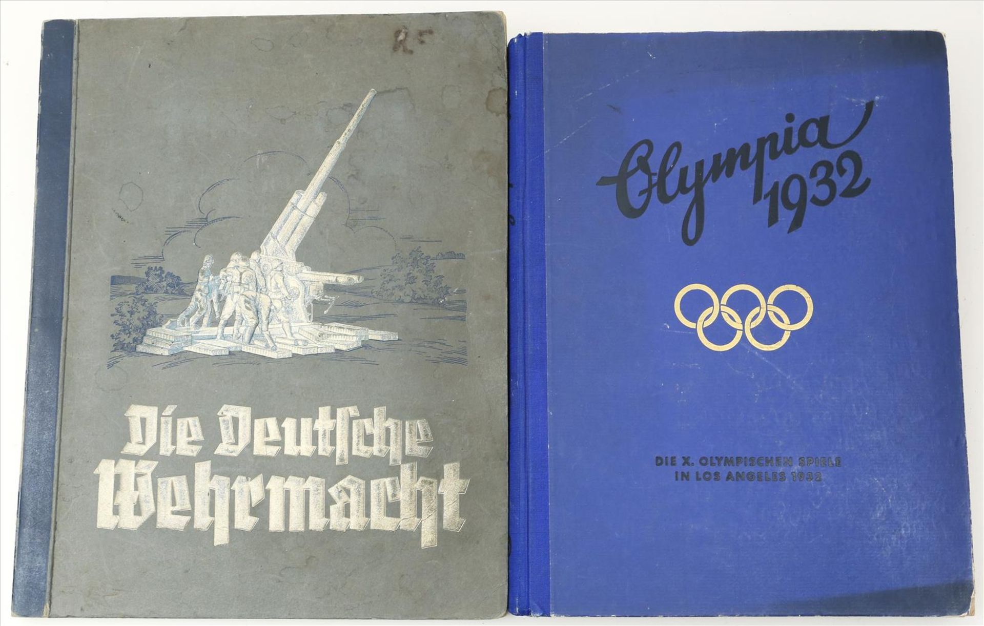 2 Sammelbilderalben:"Die Deutsche Wehrmacht" und "Olympia 1936". Vollständigkeit nicht geprüft.