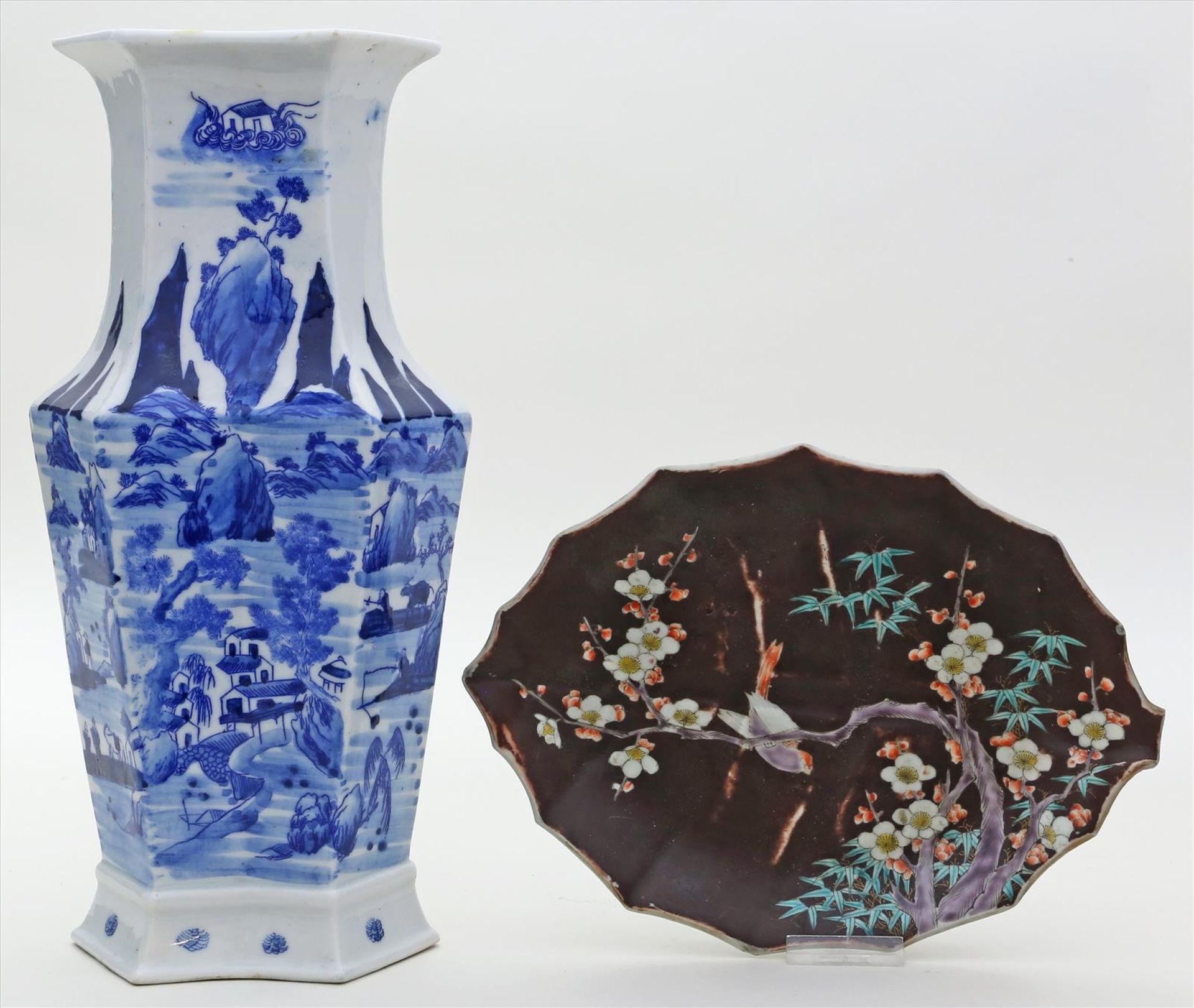Vase und Blattschale.Porzellan. Verschiedene Formen und Bemalungen, 1x in Unterglasurblau. China