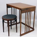 Konsoltisch und Hocker, Thonet.